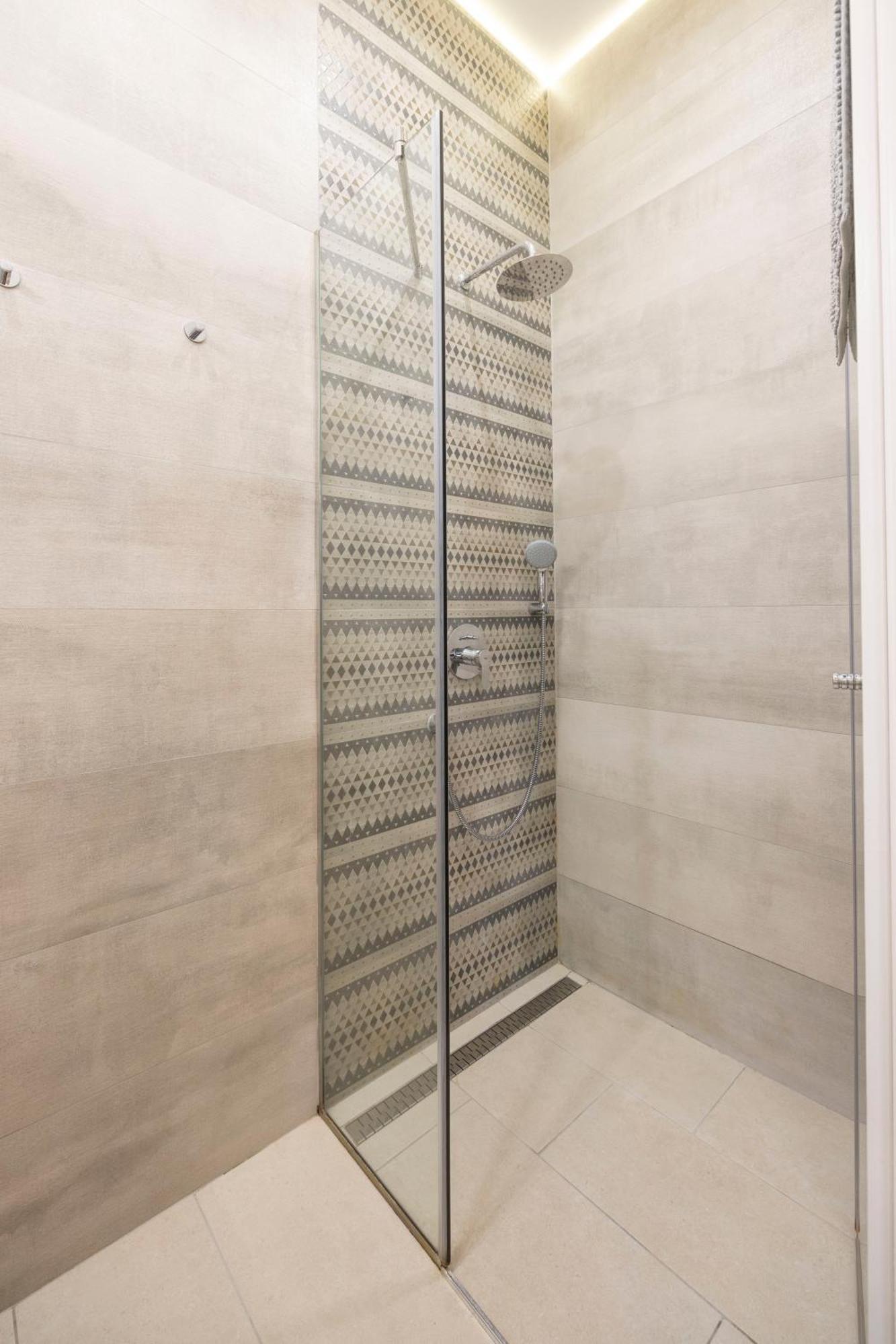 Luxury Quentin Apartment 3 Bedrm, 2 Bathrm Budapest Exterior foto